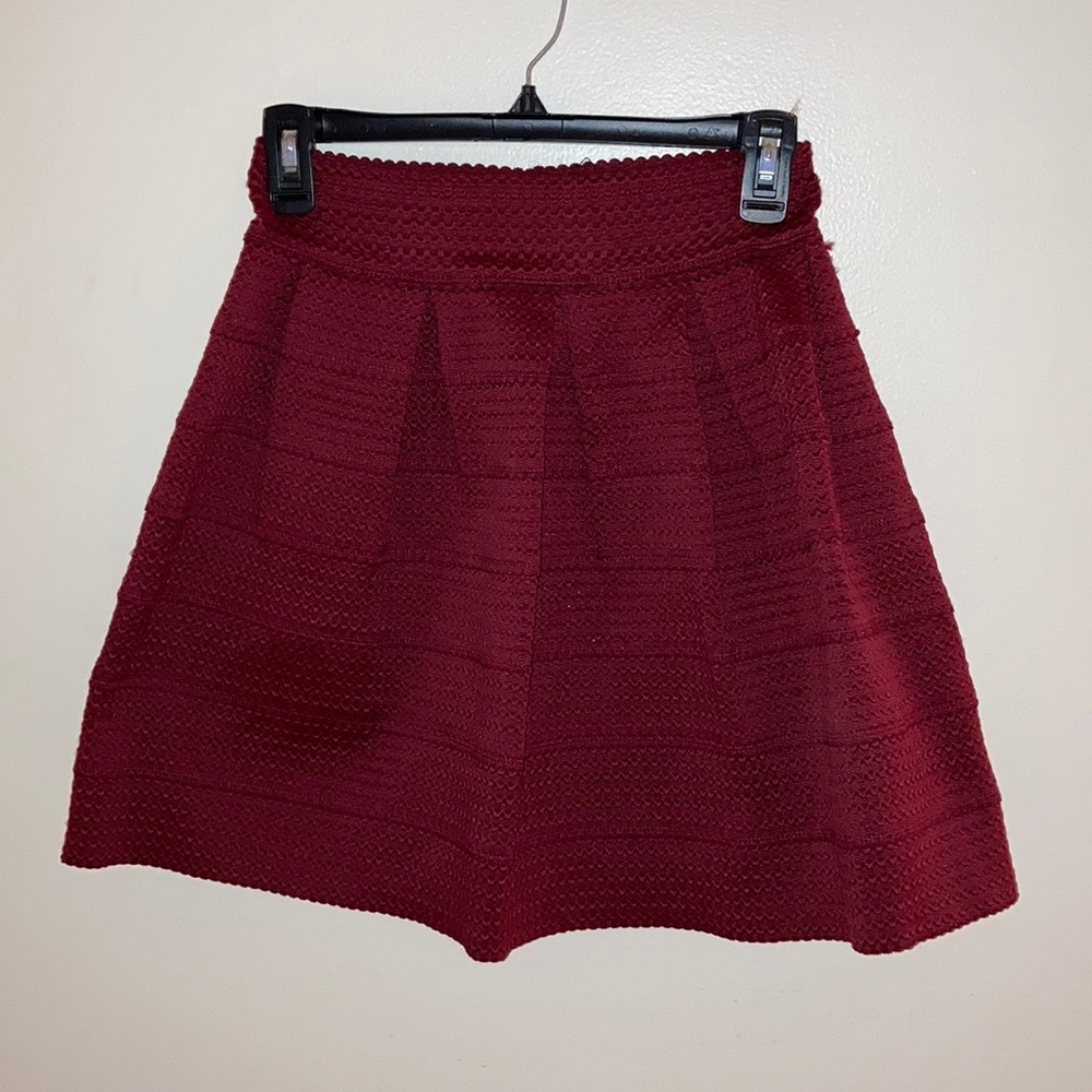 Marron/red skirt